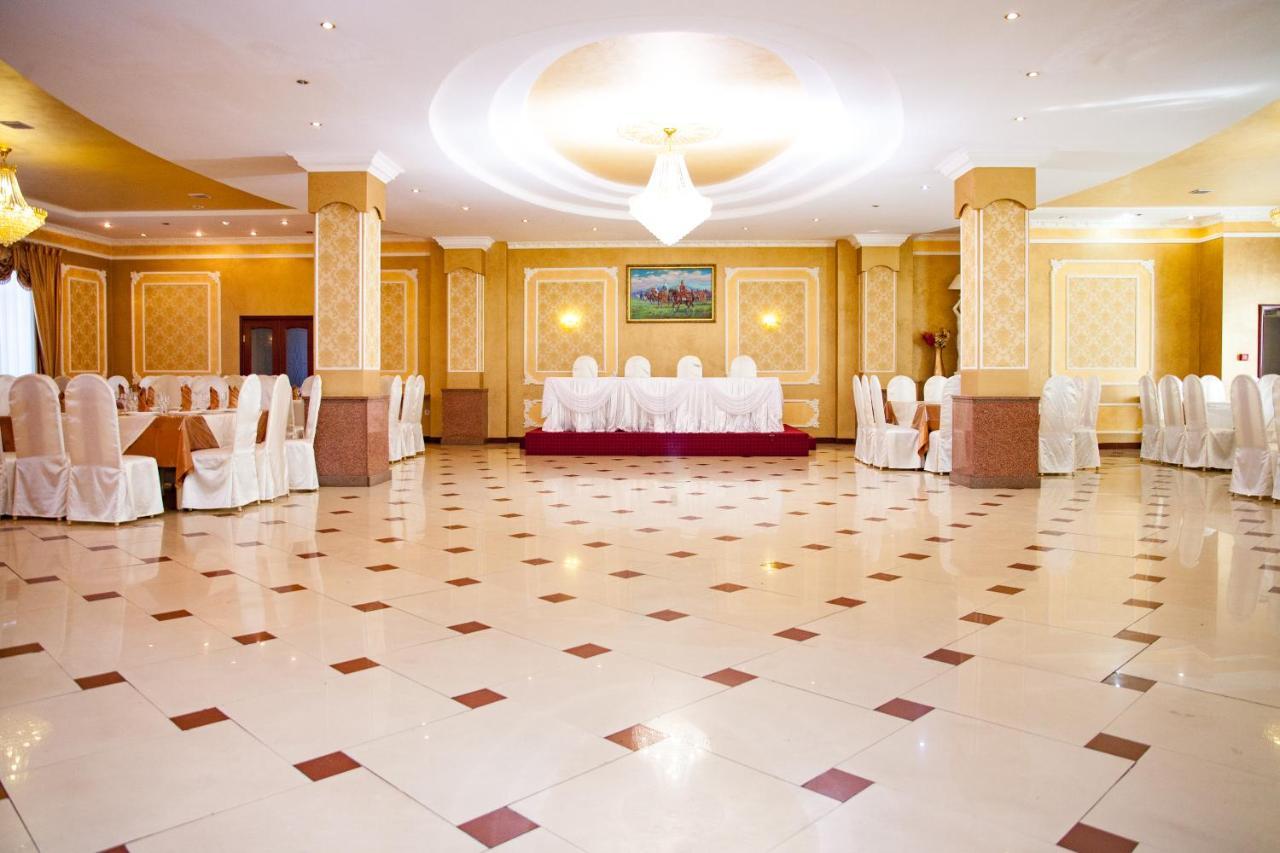Ak Samal Hotel Караганда Экстерьер фото